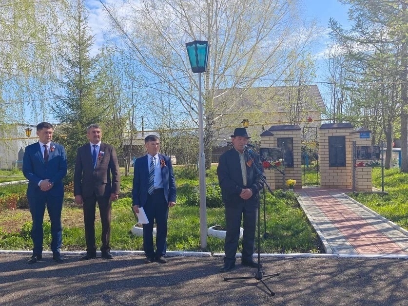 В Вязовке состоялось торжественное открытие мемориальных досок