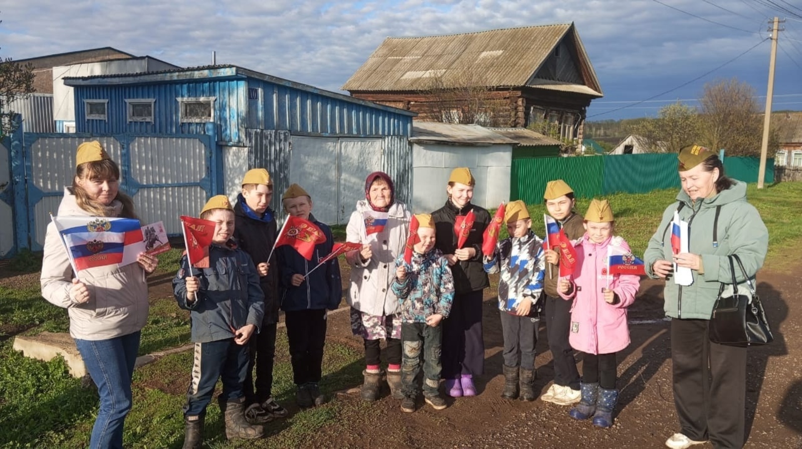 Пиналъёс ож вакытэ будэм нылпиосын пумиськылӥзы