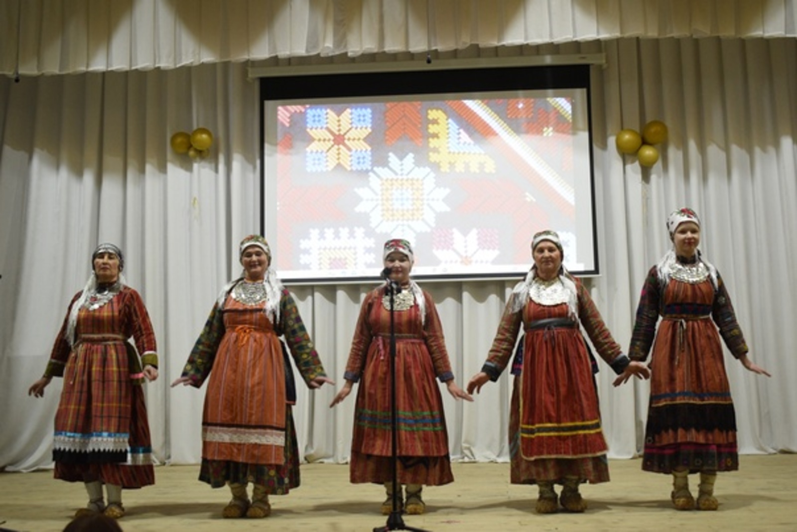 В Янауле прошел фестиваль национальных культур «Наследники традиций»