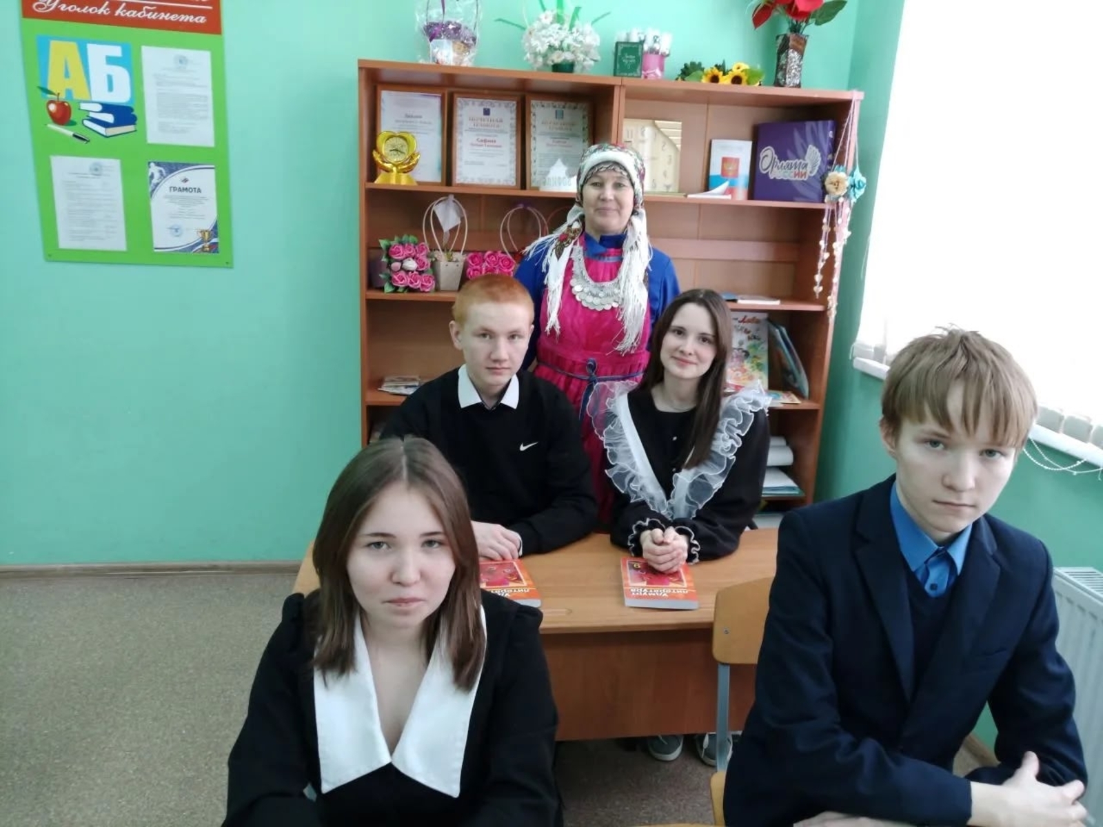 Нылпиос Анай кыллэн нуналэзлы сӥзем ужрадэ пыриськизы