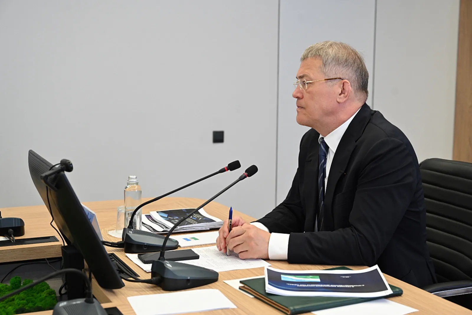 Радий Хабиров провёл совещание по развитию Нефтекамска