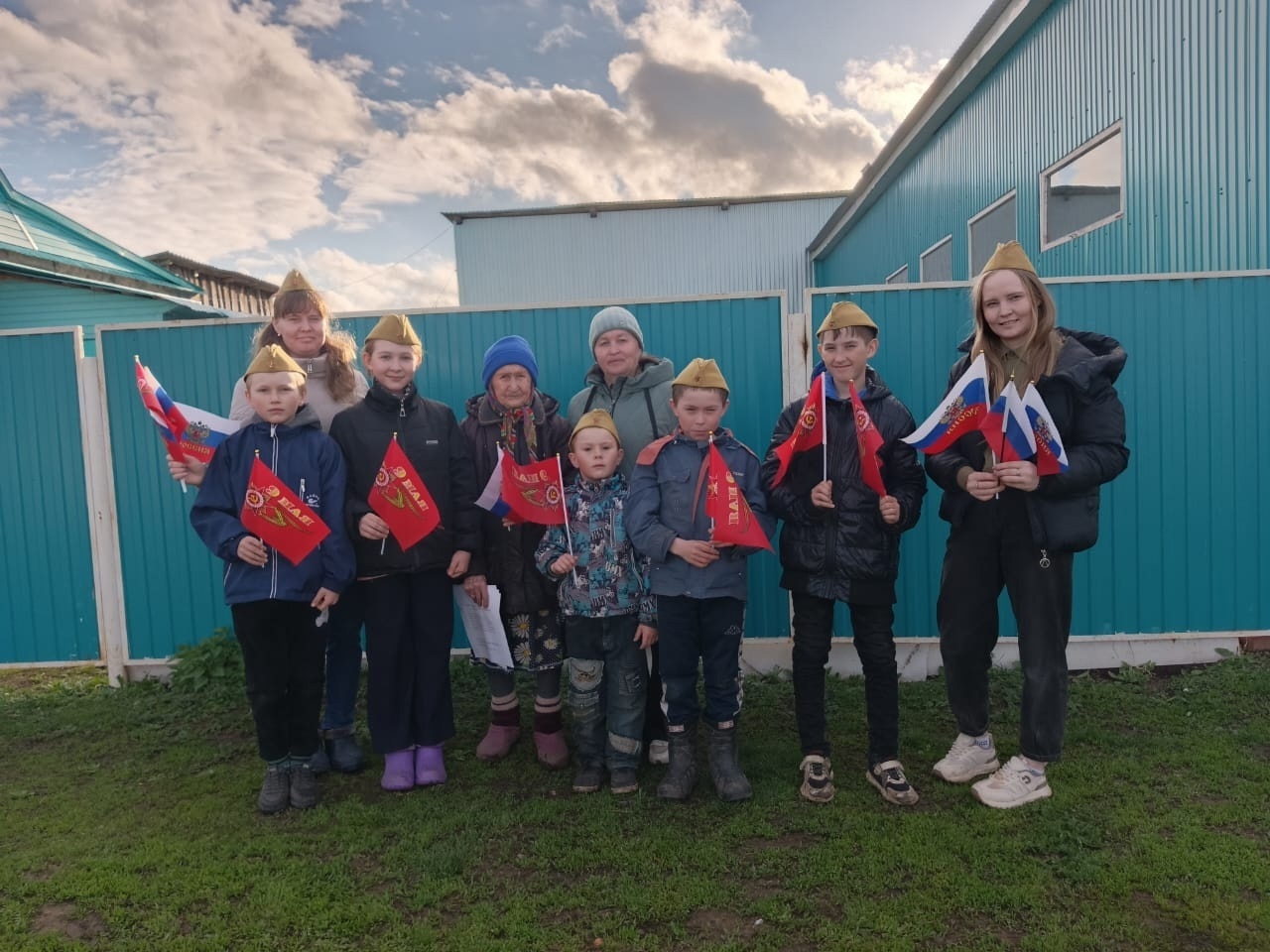 Пиналъёс ож вакытэ будэм нылпиосын пумиськылӥзы