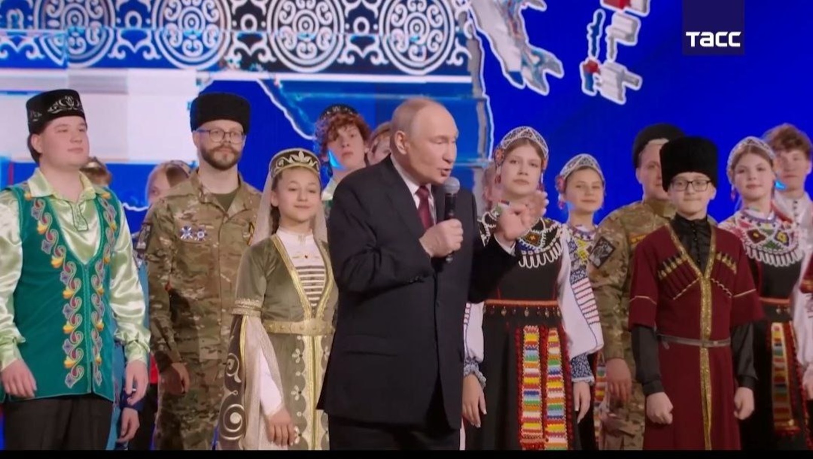 Владимир Путин дал старт Году единства народов России