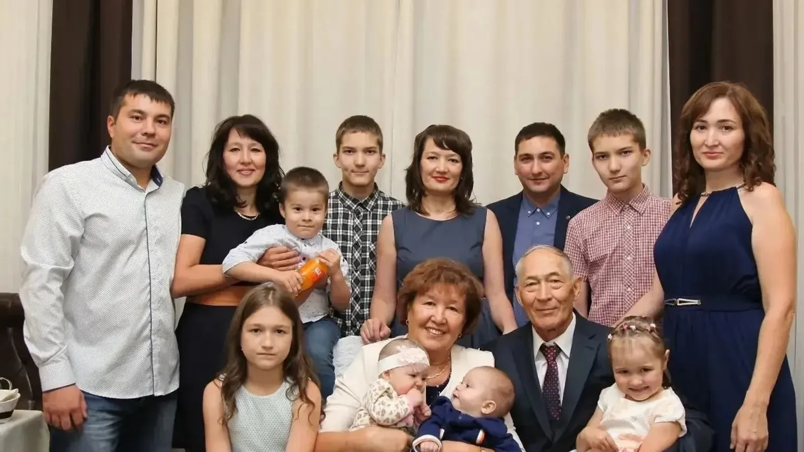 «Семья года» конкурслы йылпумъянъёс лэсьтӥзы