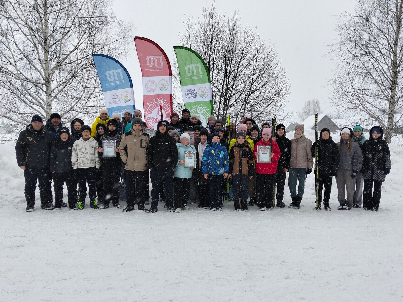Школьники и учителя Татышлинского района соревновались в лыжных гонках