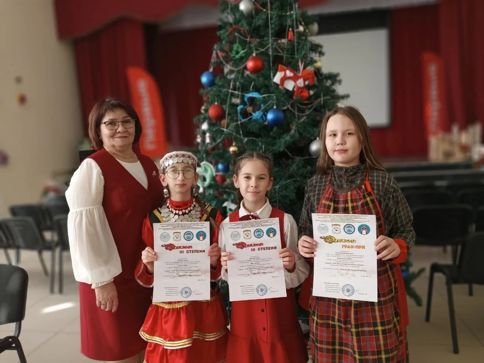 Удмурт ныл научно-практической конференциысь Гран-приен бертӥз