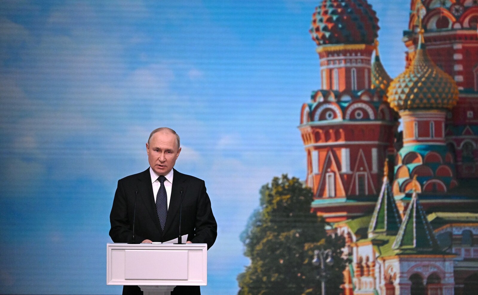 Владимир Путин присутствует на инаугурации мэра Москвы