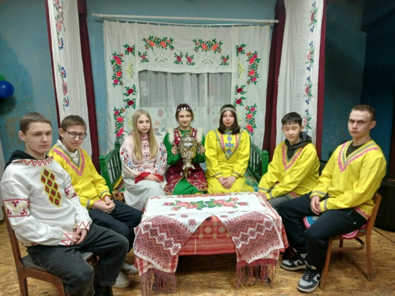 Егитъёс Россиысь калыкъёслэн сям-йылолъёсынызы но сиён-юонъёсынызы тодматскизы