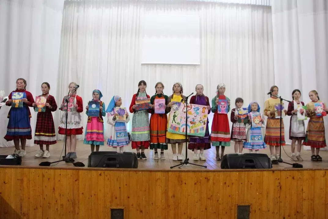 "Усточикарысь" нылпиос концерт возьматӥзы