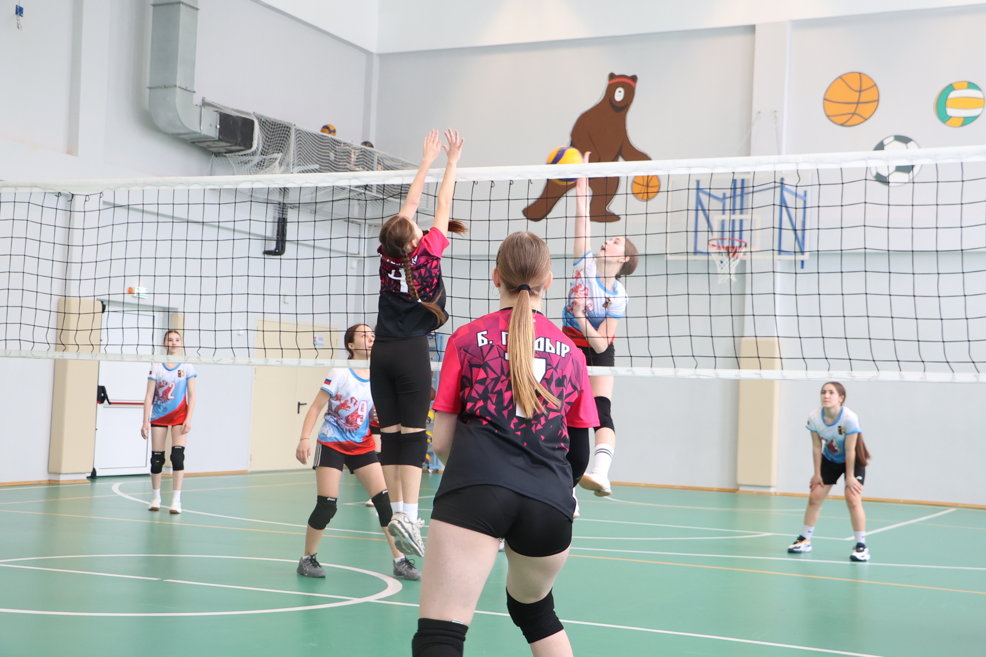 Красивый волейбол: традиции и дружба